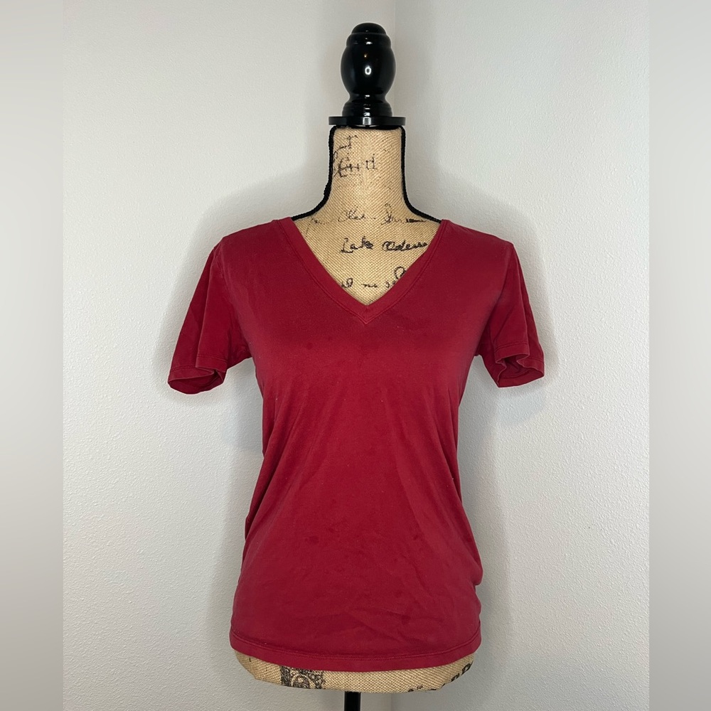 Forever 21 Women’s Faded Burgundy/Red V Neck Top